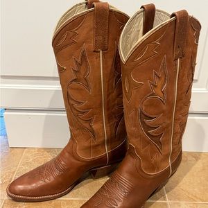 Dan Post women’s cowboy boot.  Size 7M